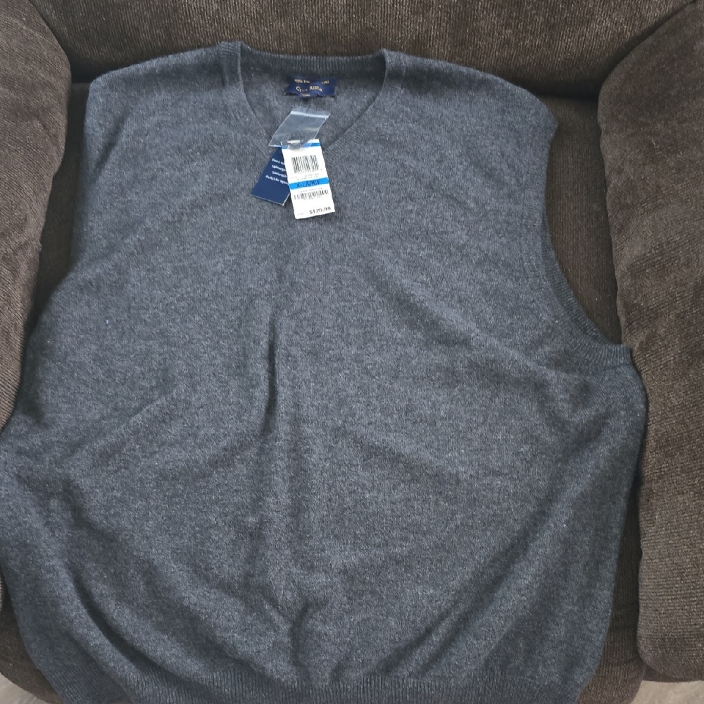 Men's Gray Club Room V-Neck Sweater Vest